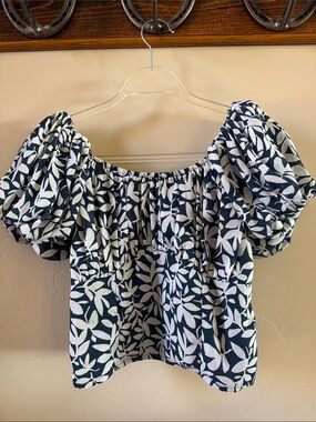 Abercrombie & Fitch Navy and White Off-Shoulder Puff Sleeve Crop Top